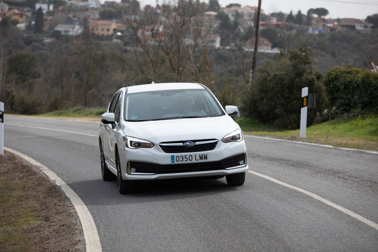 Prueba Subaru Impreza ecoHYBRID, compacto híbrido con toques premium