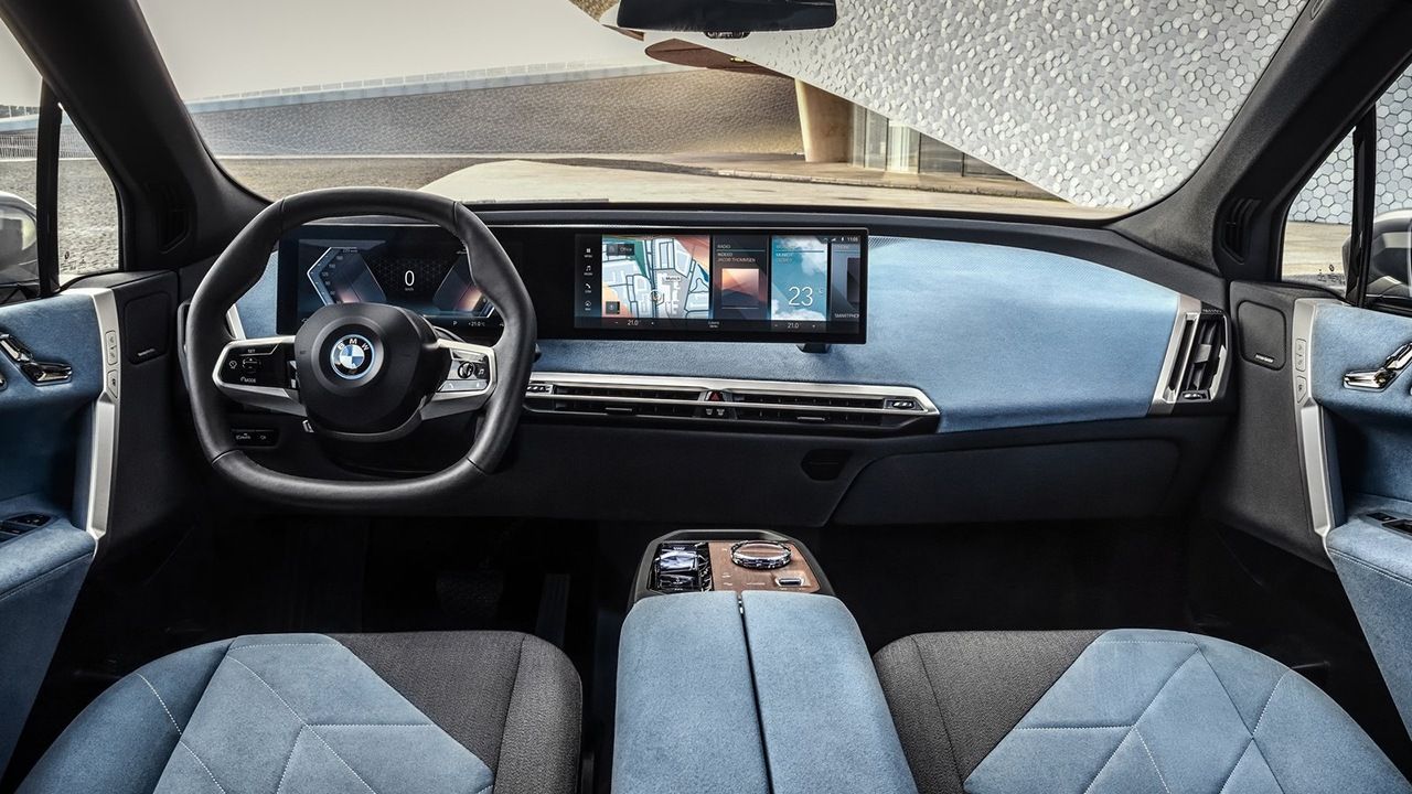 BMW iX - interior