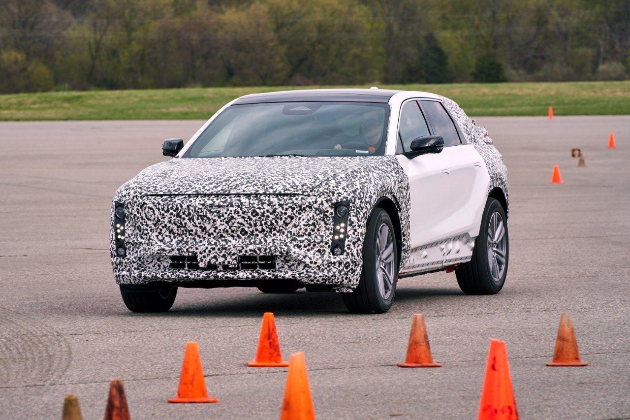 Nuevas imágenes de los prototipos de desarrollo del Cadillac Lyriq 2023