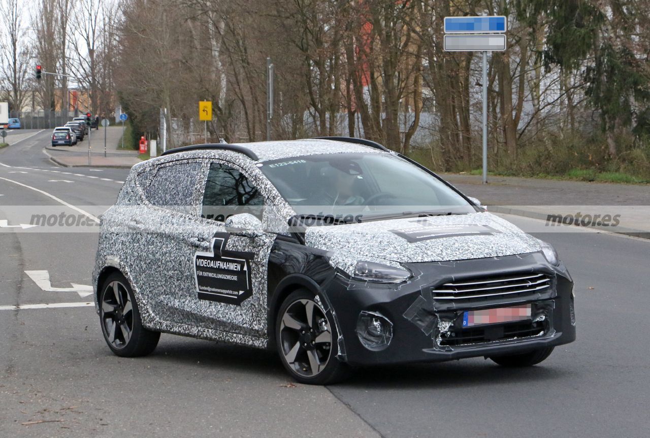 Foto espía Ford Fiesta Active Facelift 2022 - exterior