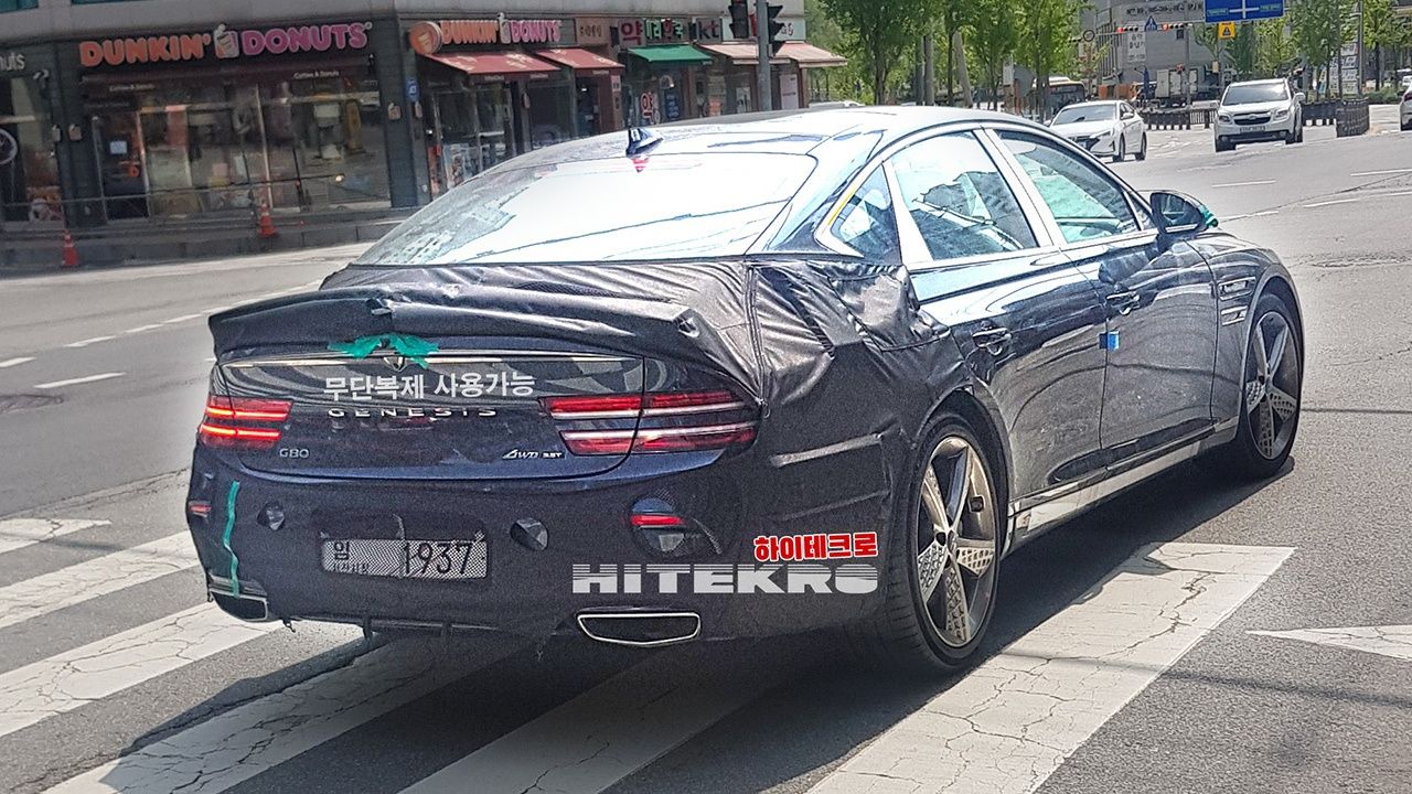 Genesis G80 Sport 2021 - foto espía posterior