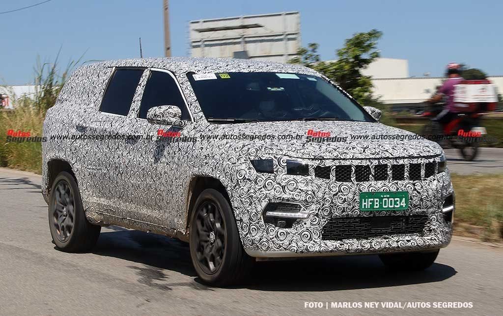 El futuro SUV de 7 plazas basado en el Jeep Compass cazado con menos camuflaje