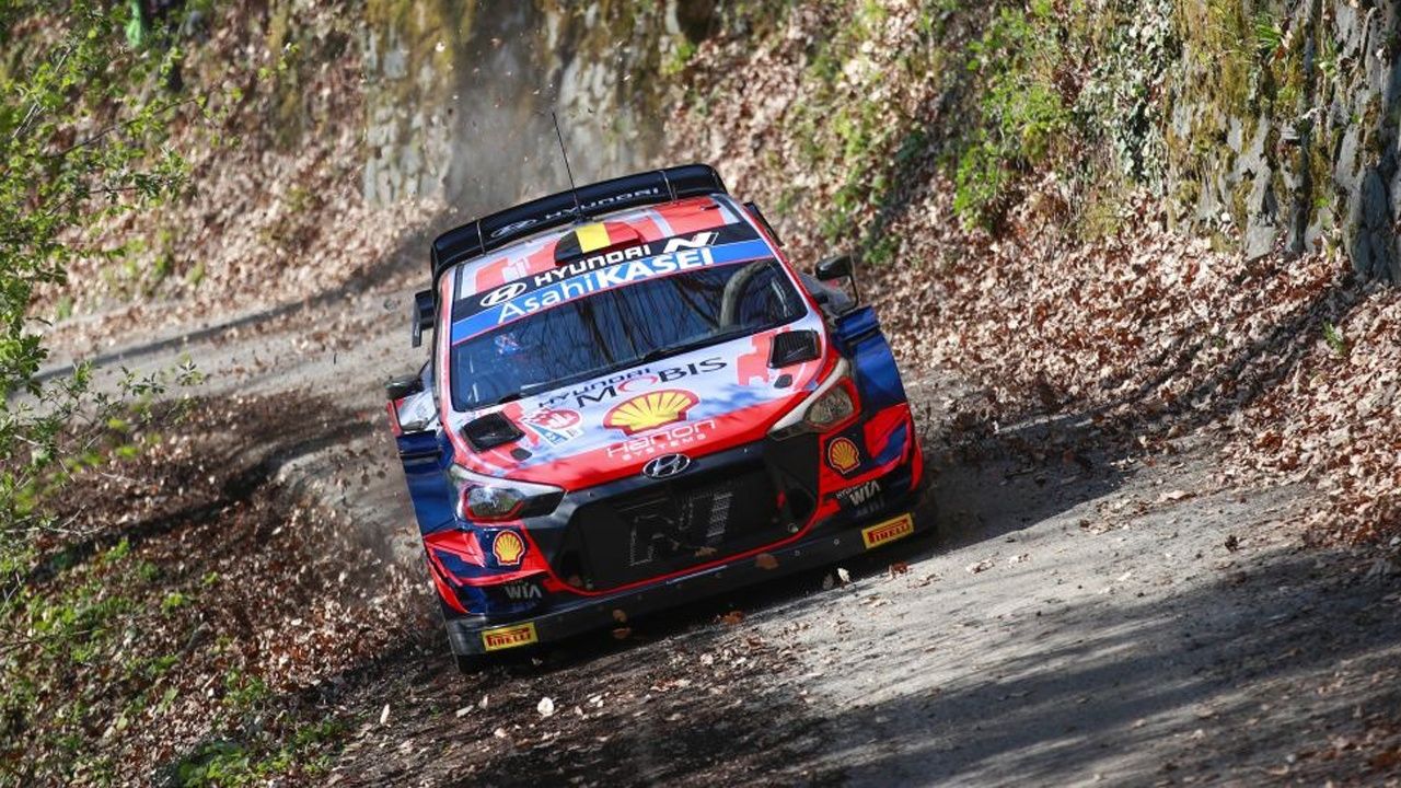 Liderato de Neuville y accidente de Rovanperä en el inicio del Rally de Croacia