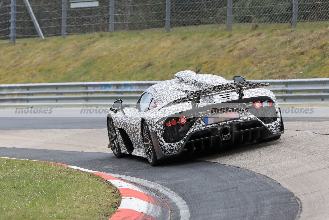 Foto espía Mercedes-AMG ONE 2021 en el circuito de Nürburgring - exterior