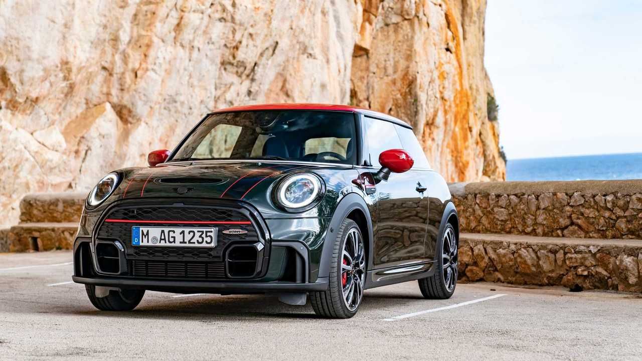 El nuevo MINI John Cooper Works estrena novedades con el modelo 2022