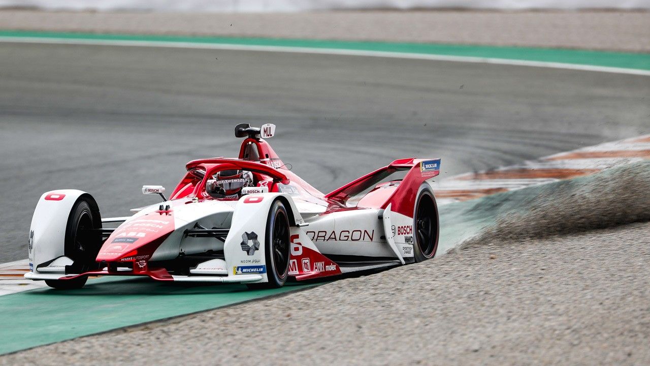 Nyck de Vries gana la esperpéntica primera manga del ePrix de Valencia