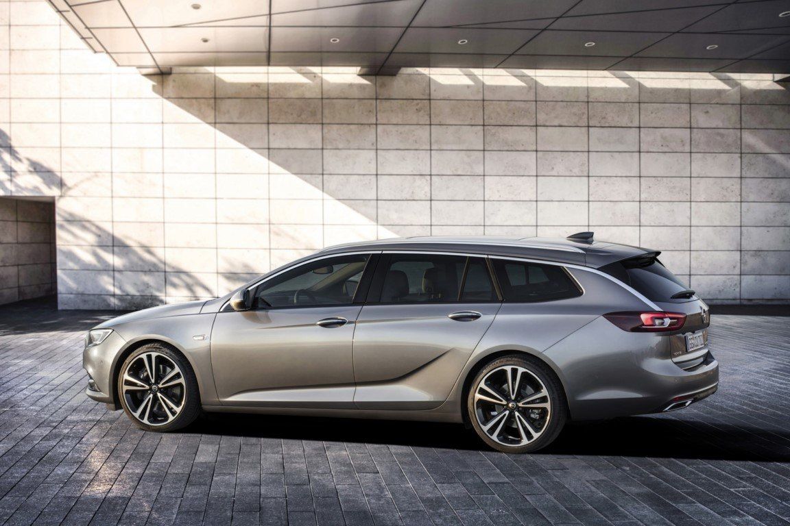 Foto Opel Insignia Sports Tourer - exterior