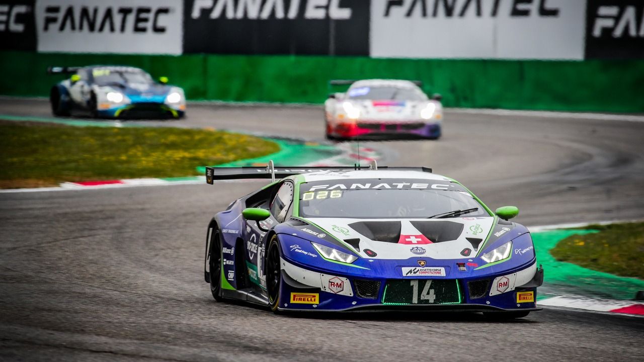 El Porsche #54 de Dinamic Motorsport vuelve a ganar las 3 Horas de Monza