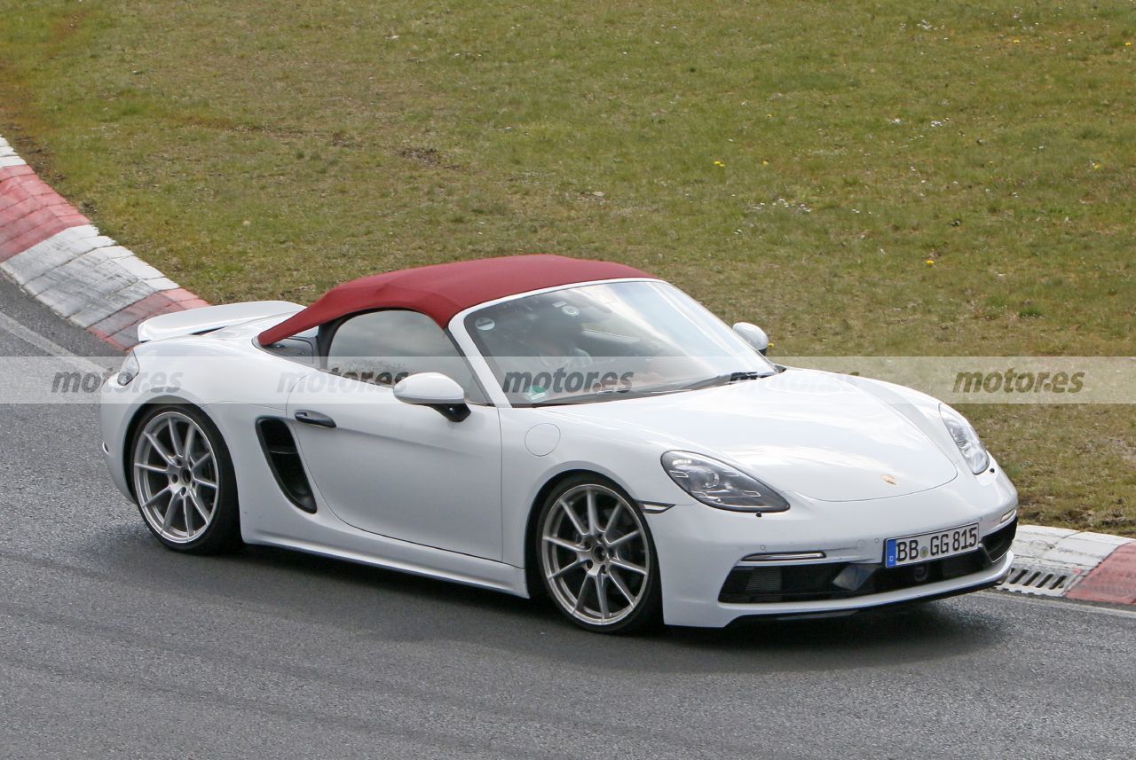 Foto espía Porsche 718 Spyder T - exterior