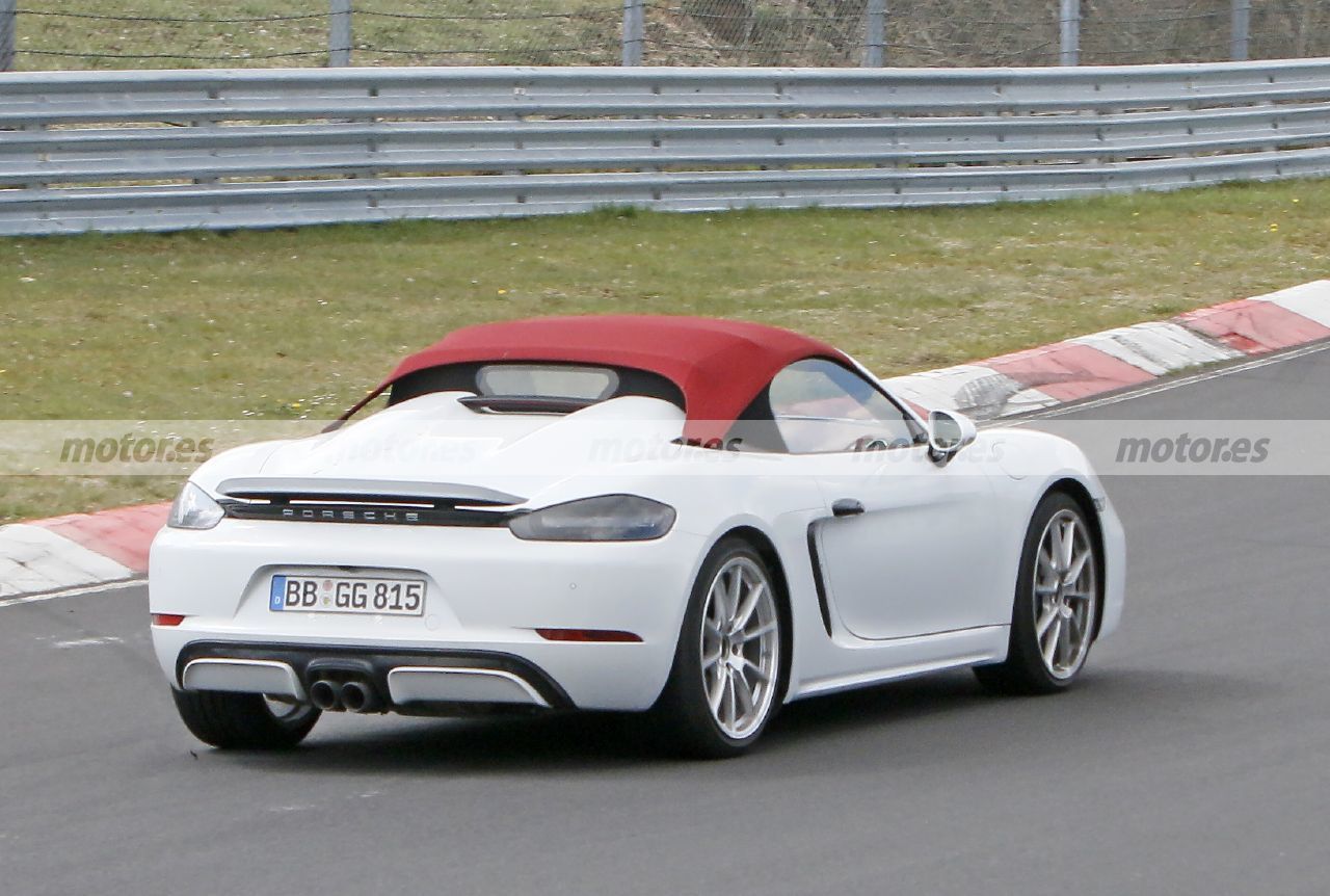 Foto espía Porsche 718 Spyder T - exterior