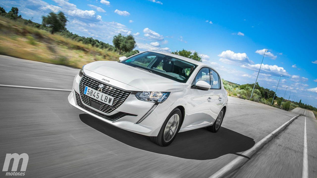 España - Marzo 2021: Peugeot 208 y Citroën C3, duelo en cabeza