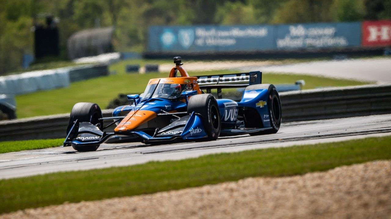 Zak Brown ambiciona un tercer coche en McLaren SP: «No venderíamos el asiento»