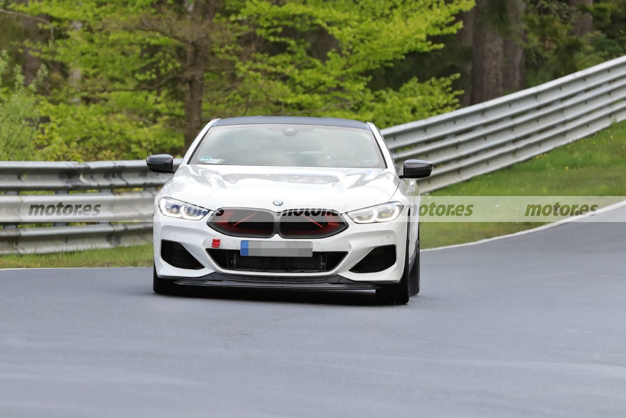 El futuro BMW M8 CSL 2022, cazado en su configuración definitiva en Nürburgring