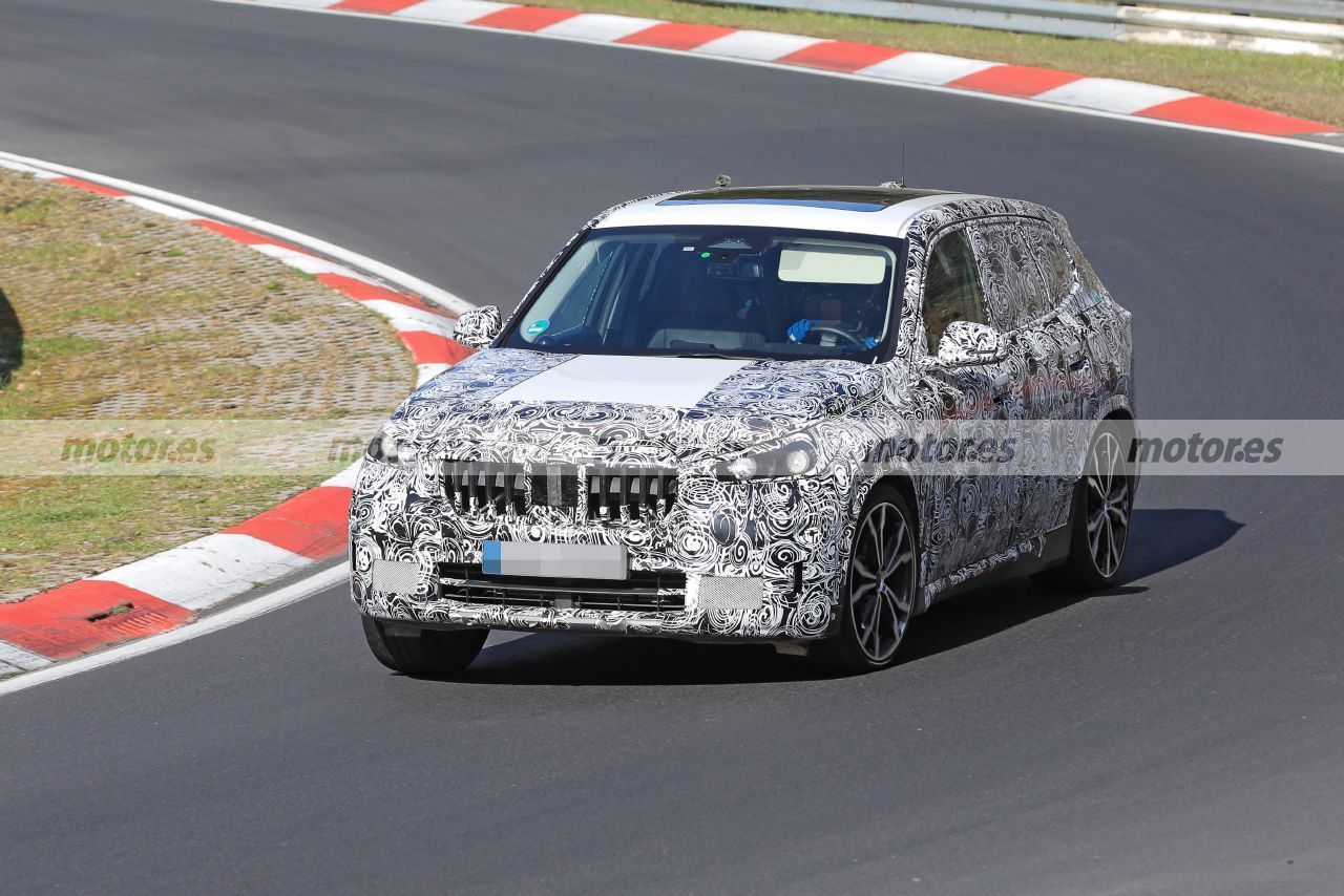 BMW exprime los prototipos del futuro X1 2022 en Nürburgring [vídeo]