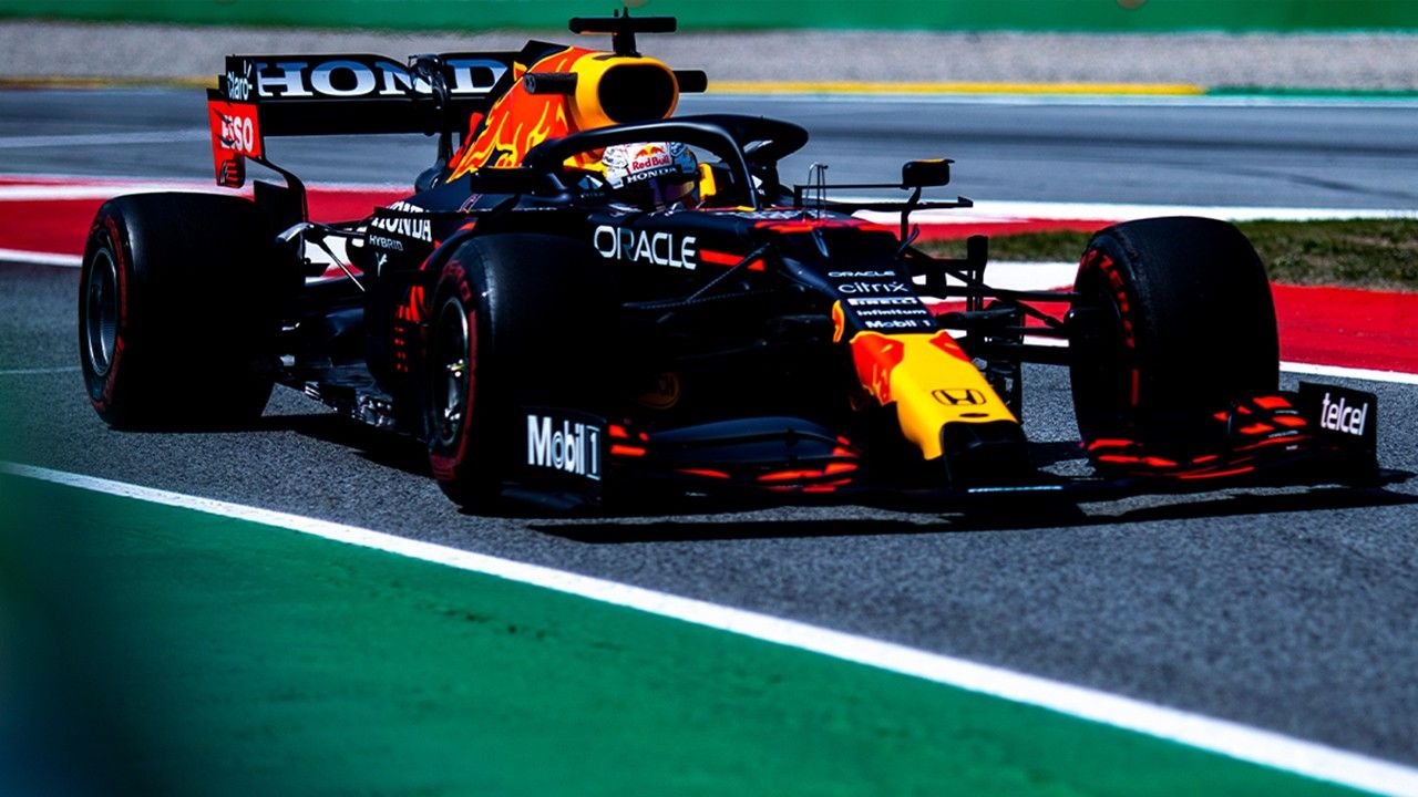 Verstappen se aúpa antes de la clasificación en Montmeló