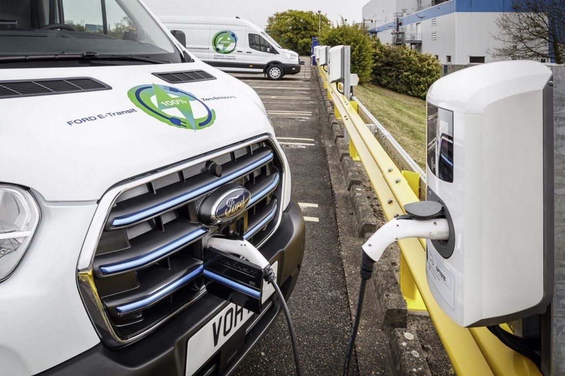 Foto Ford E-Transit 2022 - exterior