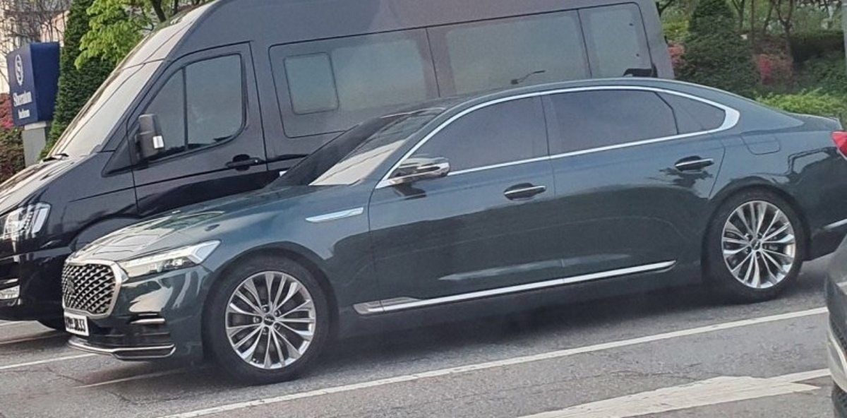 ¡Filtrado! El nuevo KIA K9 2022 cazado en la calle completamente desnudo