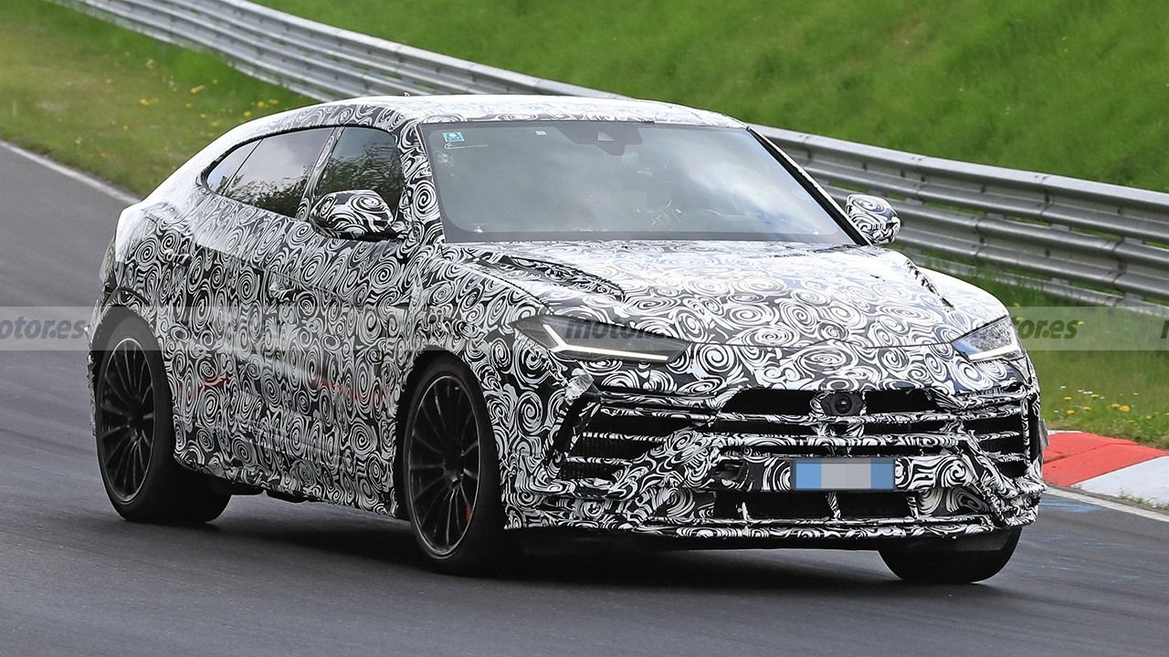 El nuevo Lamborghini Urus EVO con motor electrificado se enfrenta a Nürburgring