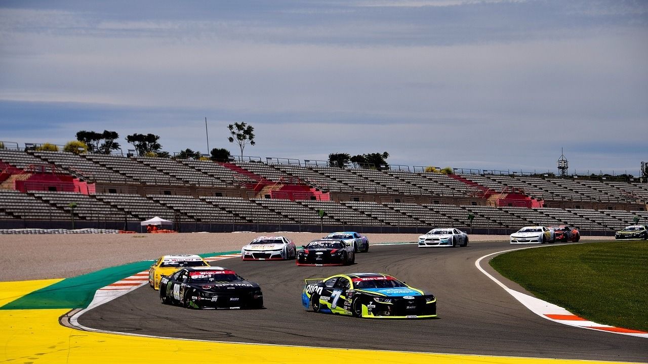 Alon Day y Loris Hezemans en el Euro Nascar de Cheste