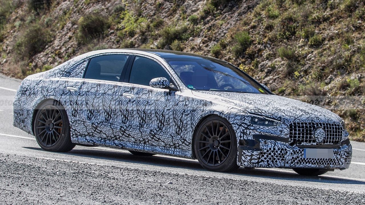 ¡Al detalle! El nuevo Mercedes-AMG S 63 e 2022 cazado a plena luz del día