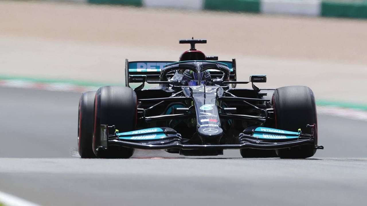 Valtteri Bottas deja sin 100ª pole a Lewis Hamilton