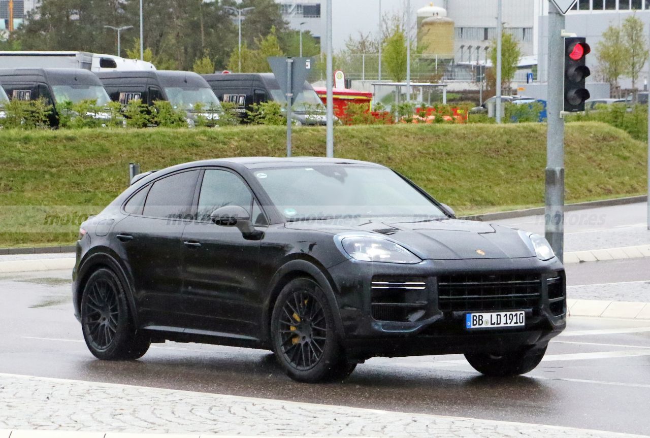 Primeras imágenes del futuro facelift del Porsche Cayenne Coupé