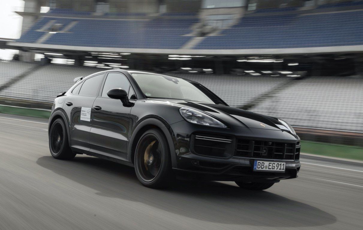 El Porsche Cayenne Turbo S Coupé debutará en junio, la marca desvela el prototipo