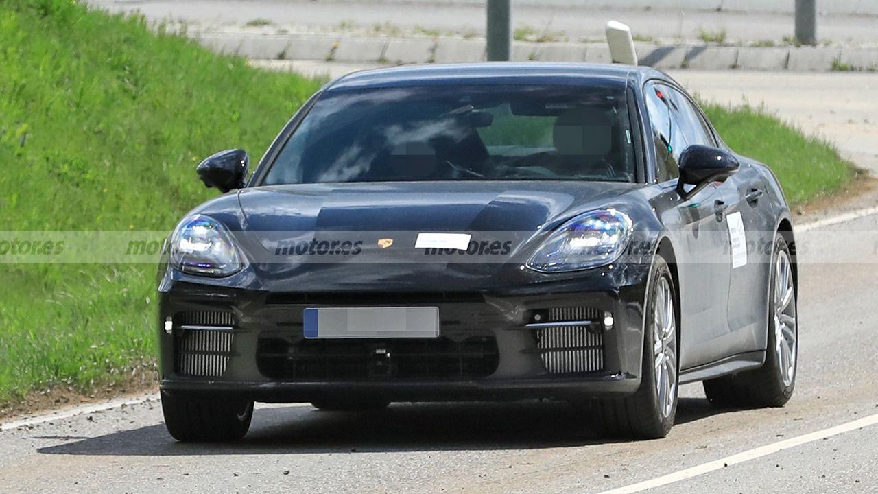 Porsche Panamera 2022 - foto espía