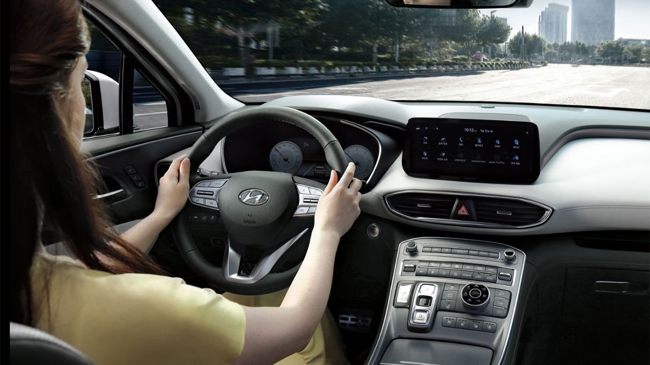 Hyundai Santa Fe PHEV - interior