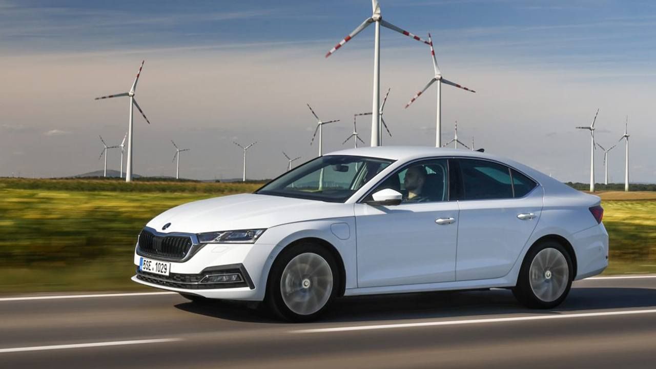 El Skoda Octavia iV híbrido enchufable estrena el acabado Sport y ya tiene precios