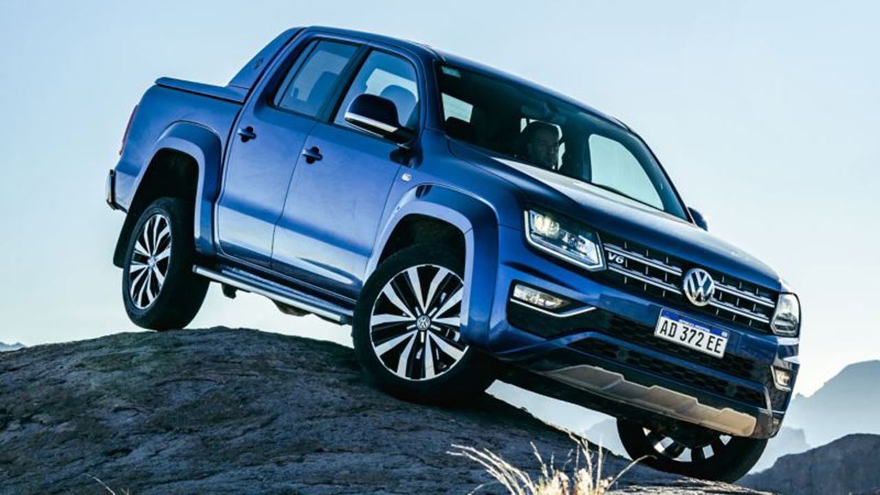 Argentina - Abril 2021: El Volkswagen Amarok lidera entre los pick-ups