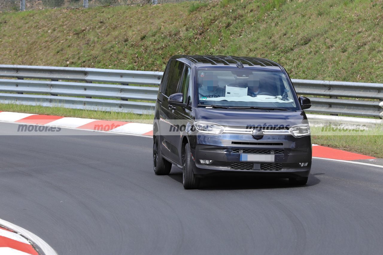 Últimas fotos espía del Volkswagen Multivan 2022 en las pruebas de Nürburgring