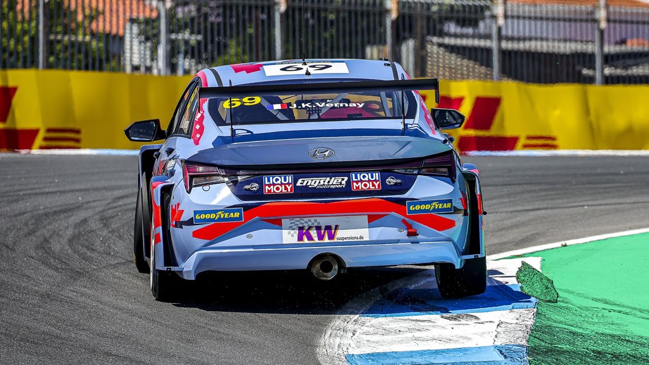 Attila Tassi se impone en la carrera principal del WTCR en Estoril