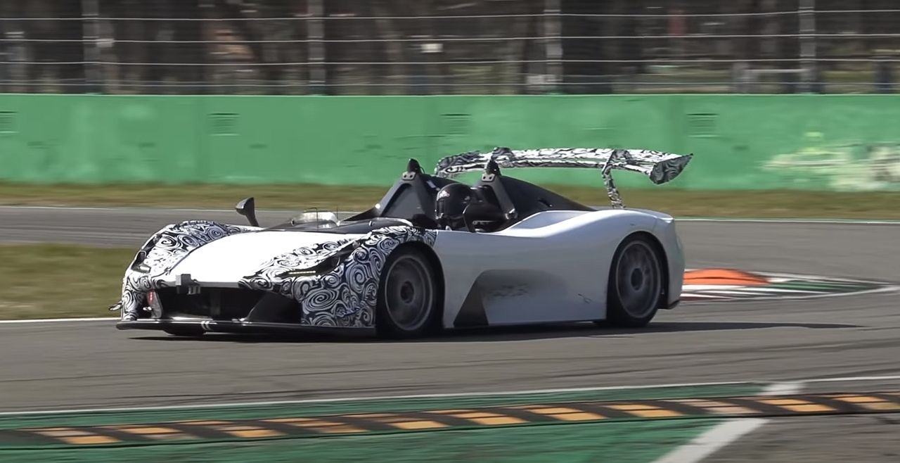 El Dallara Stradale XPE con menos camuflaje rodando a fondo en Monza [vídeo]