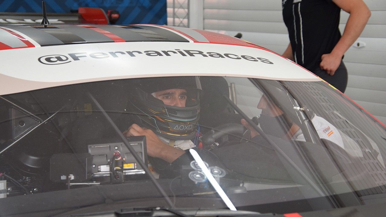 Sergio Paulet en el Ferrari Challenge en Cheste