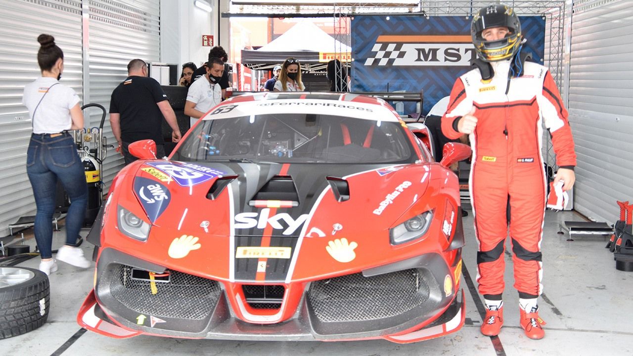 Sergio Paulet en el Ferrari Challenge en Cheste