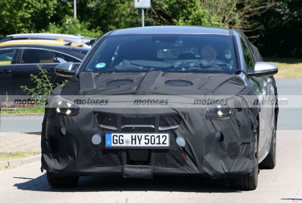 Echamos un ojo al interior del KIA ProCeed Facelift 2022 en nuevas fotos espía