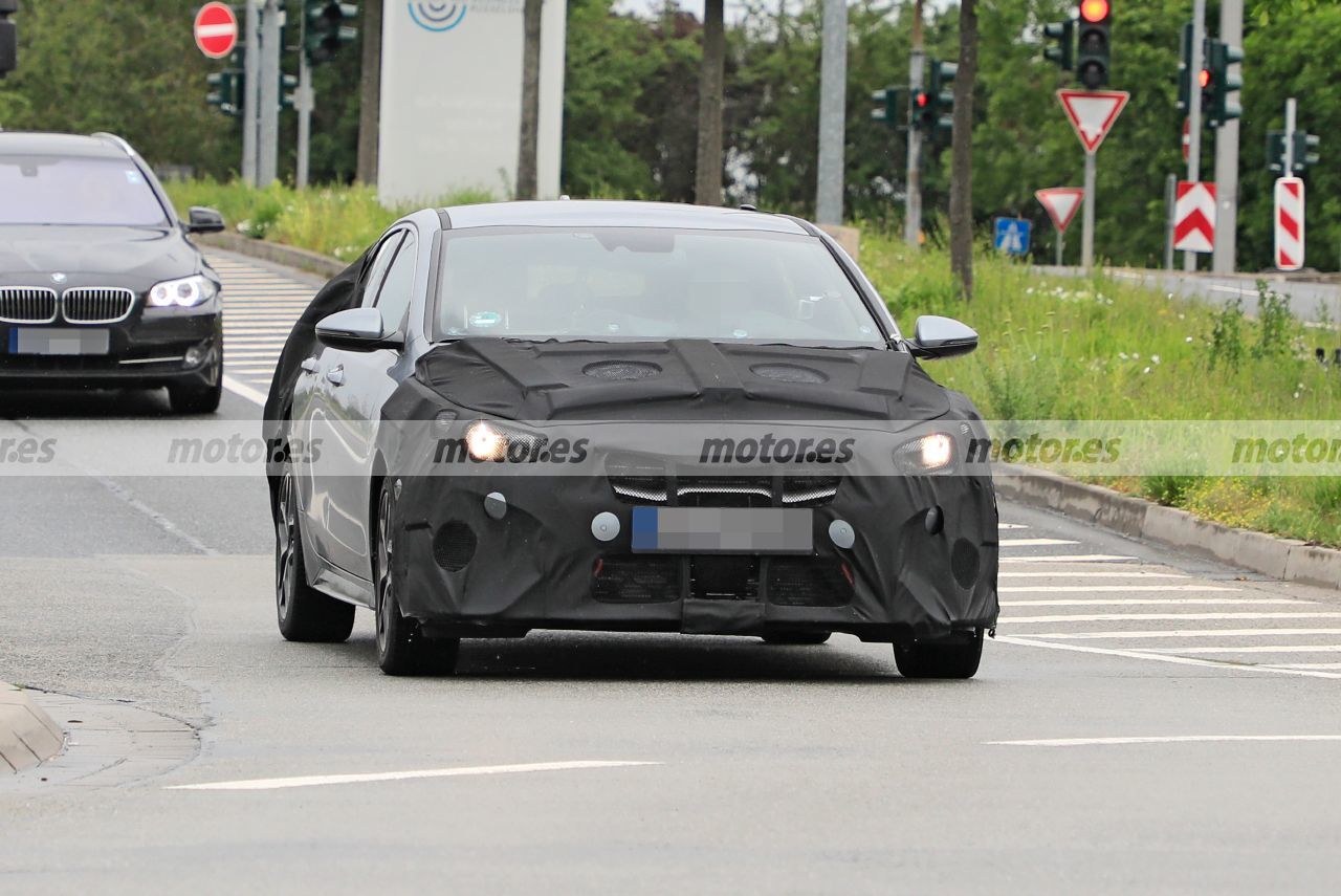 Nuevas fotos espía del KIA ProCeed Facelift 2022 de pruebas en carretera