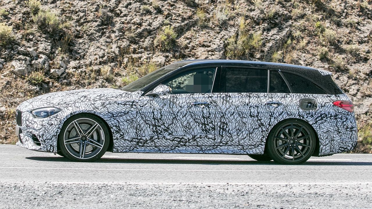 Mercedes-AMG C 63 e Estate 2022 - foto espía lateral