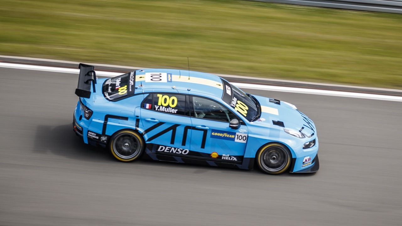 Néstor Girolami logra la pole del WTCR en Nürburgring Nordschleife