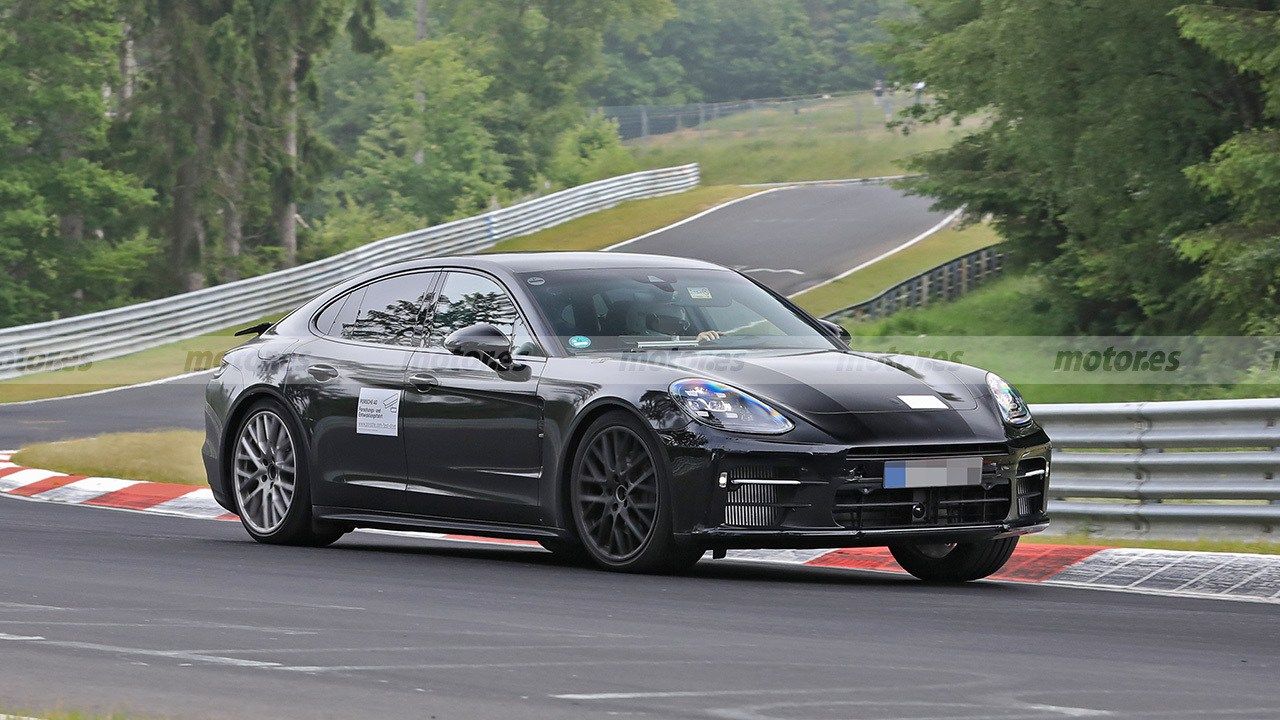 El nuevo Porsche Panamera 2022 se enfrenta al trazado de Nürburgring