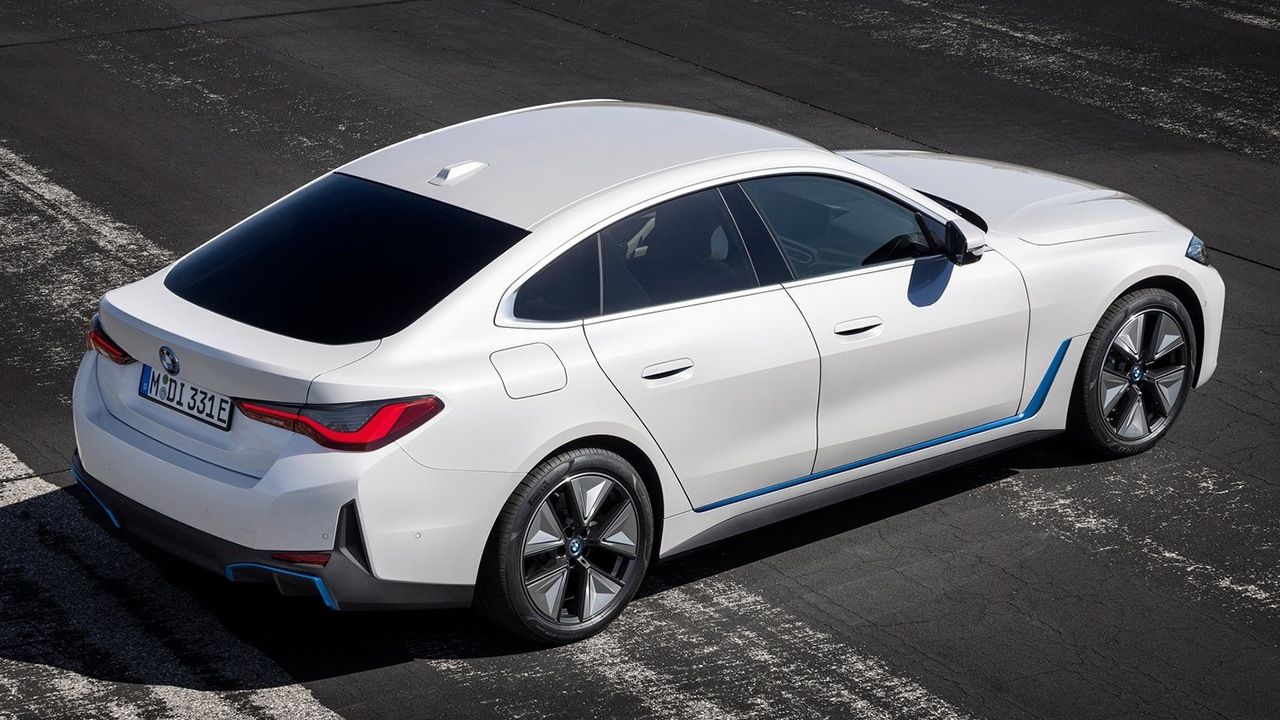 BMW i4 - posterior