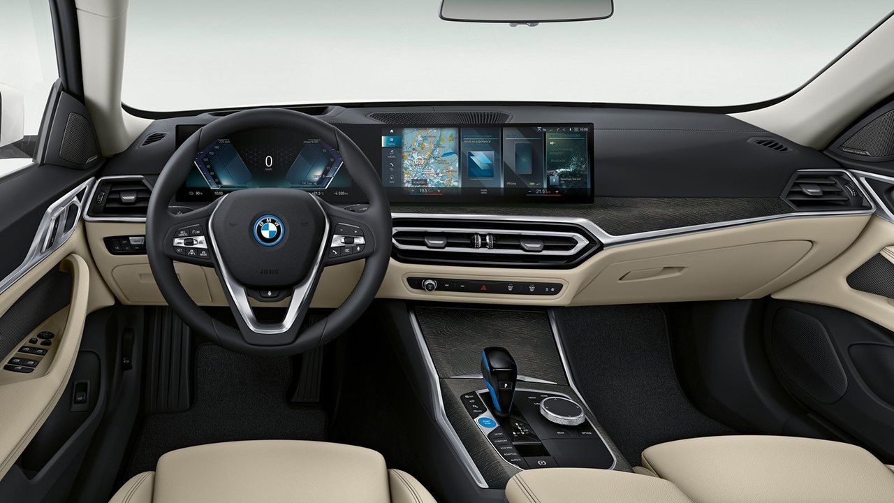 BMW i4 - interior