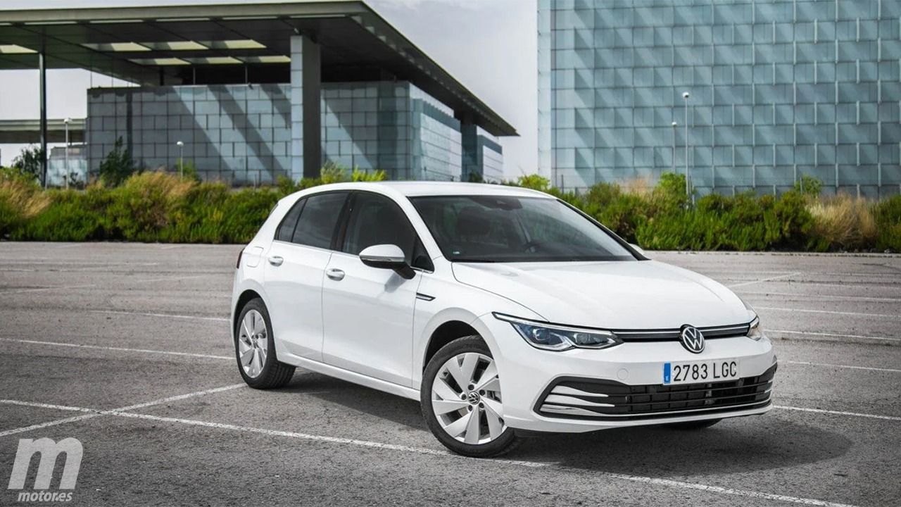 El Volkswagen Golf automático con etiqueta ECO más barato, ¿está bien equipado?