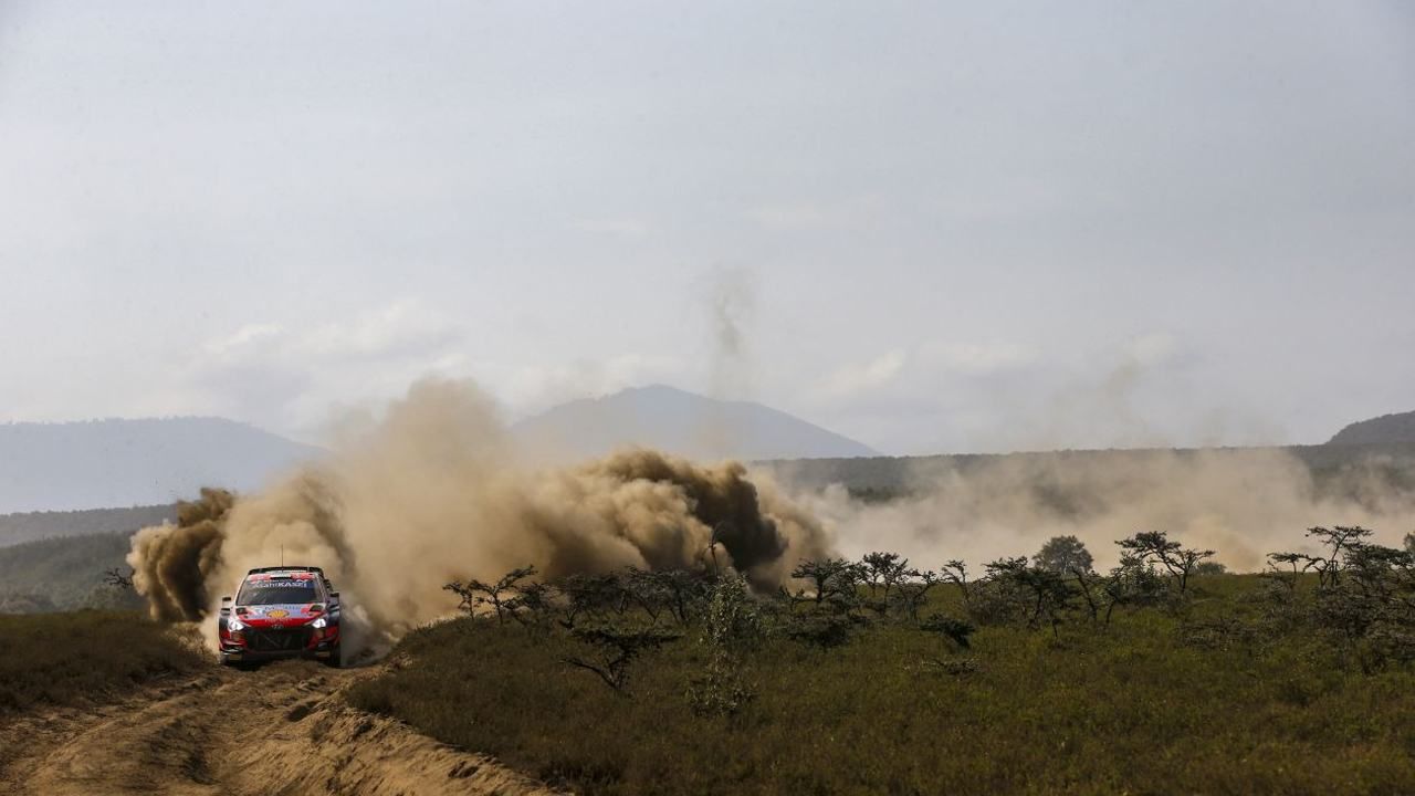 Thierry Neuville 'estira' su liderato del Safari Rally ante Takamoto Katsuta