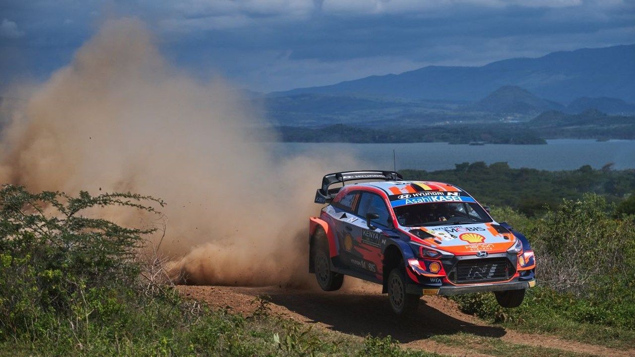 Thierry Neuville manda en el 'drama' de Toyota en el Safari Rally