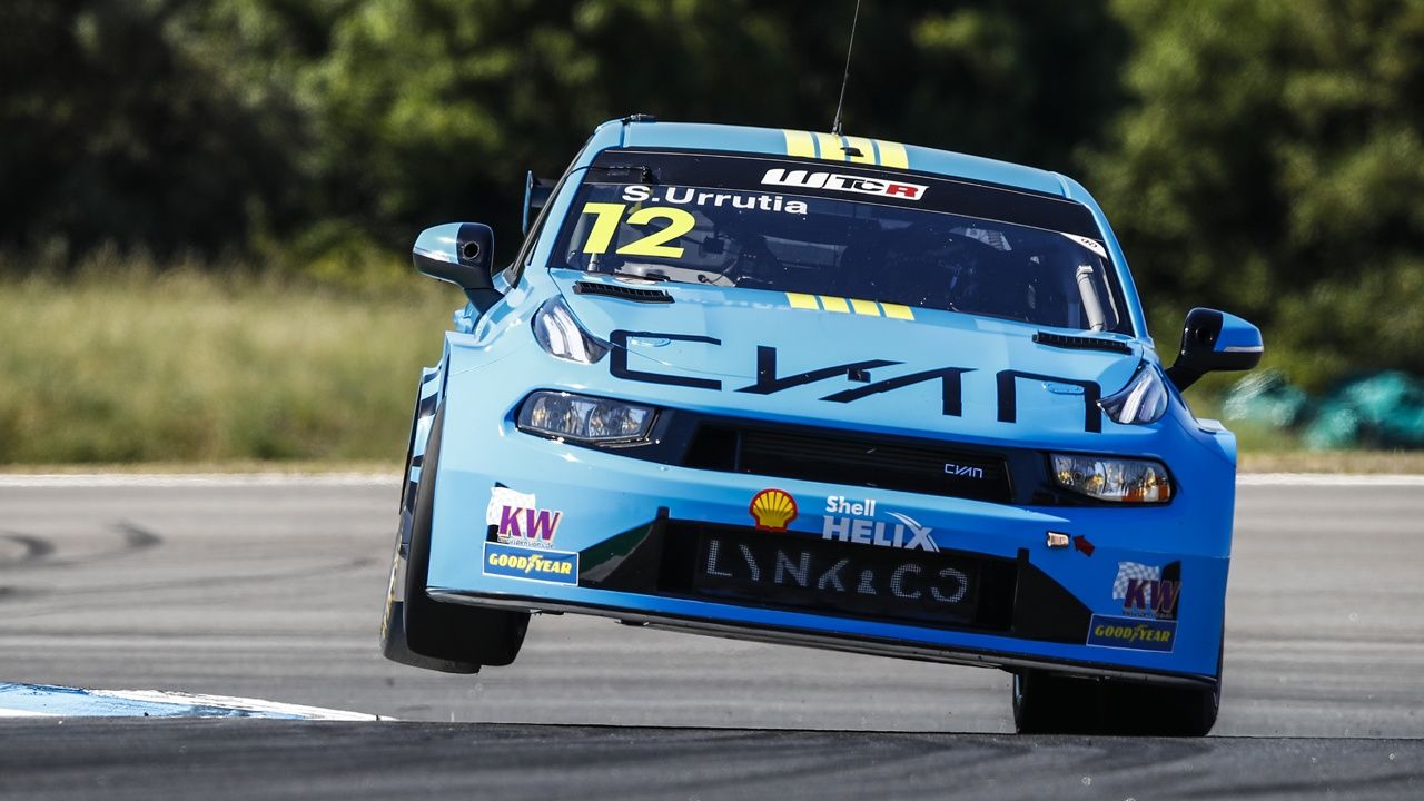 Urrutia y Björk lideran los libres del WTCR en Estoril con sus Lynk & Co