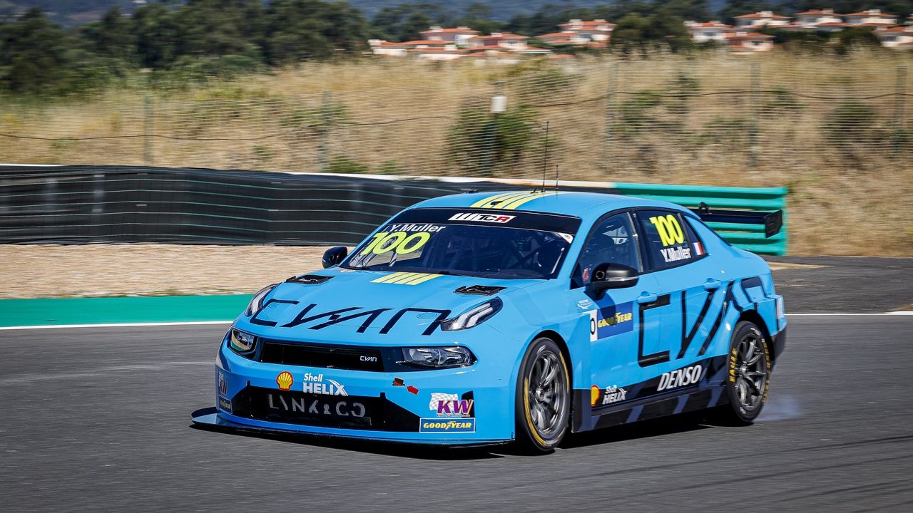 Yann Ehrlacher lidera el triplete de Lynk & Co en la primera manga de Estoril