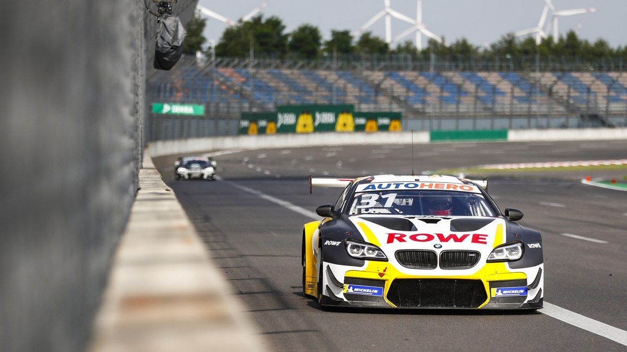 Arjun Maini y Sheldon Van der Linde lideran los libres del DTM en Lausitzring