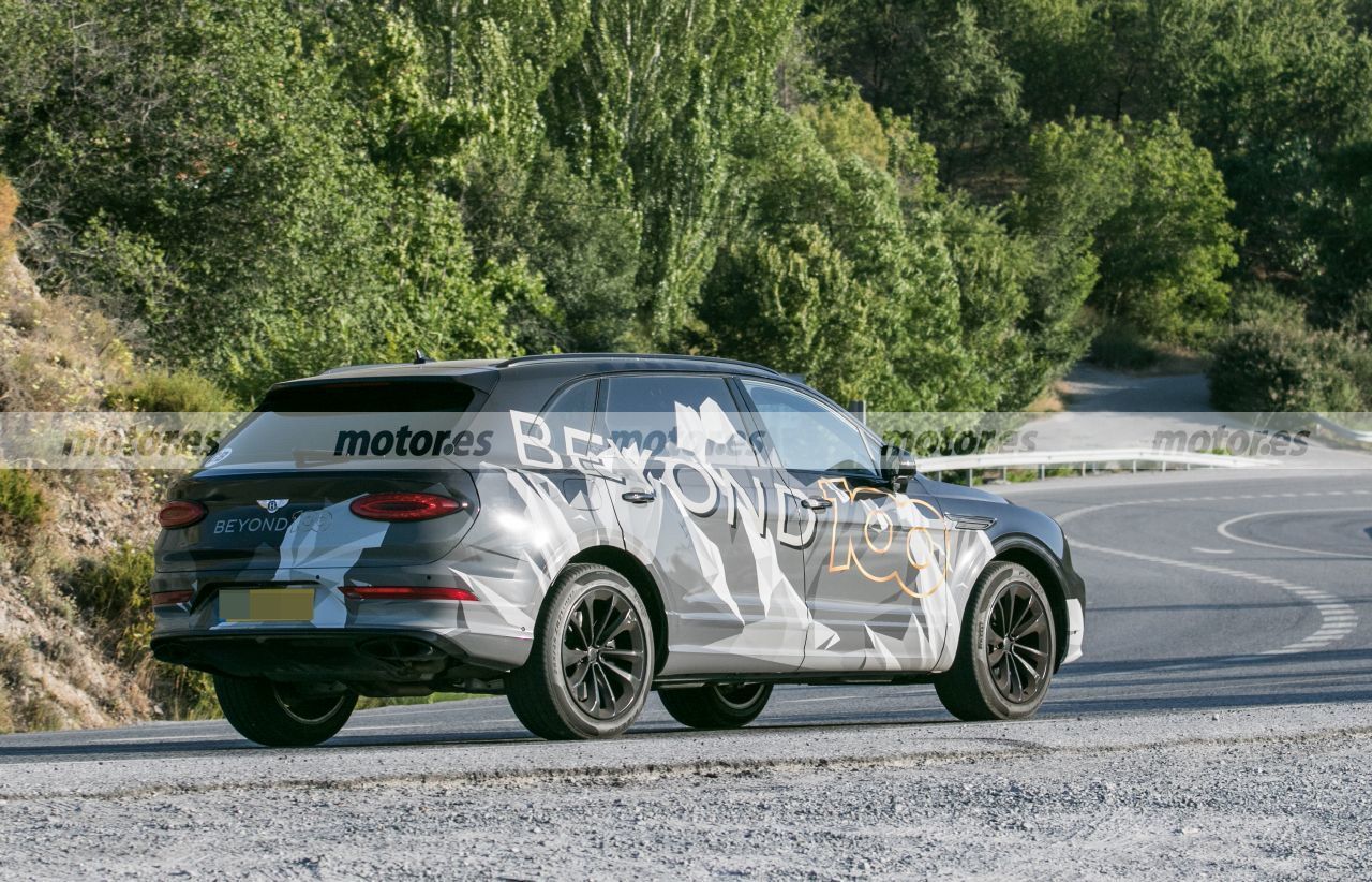 Foto espía Bentley Bentayga EWB 2022 - exterior